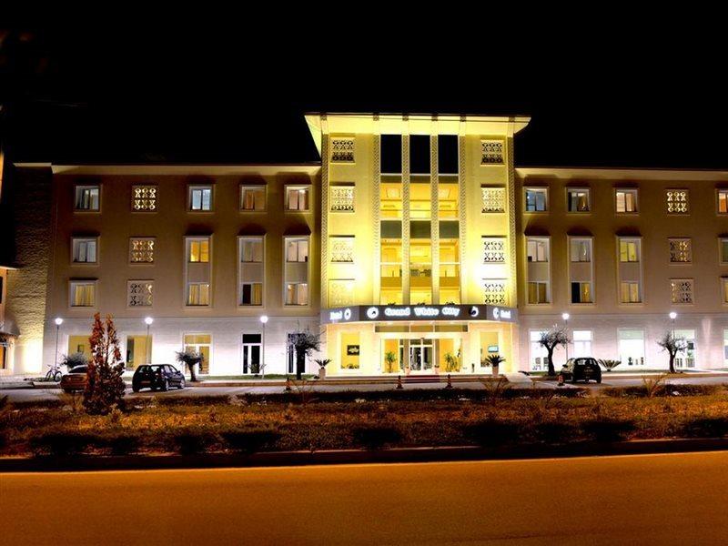 Grand White City Hotel Berat Exterior foto