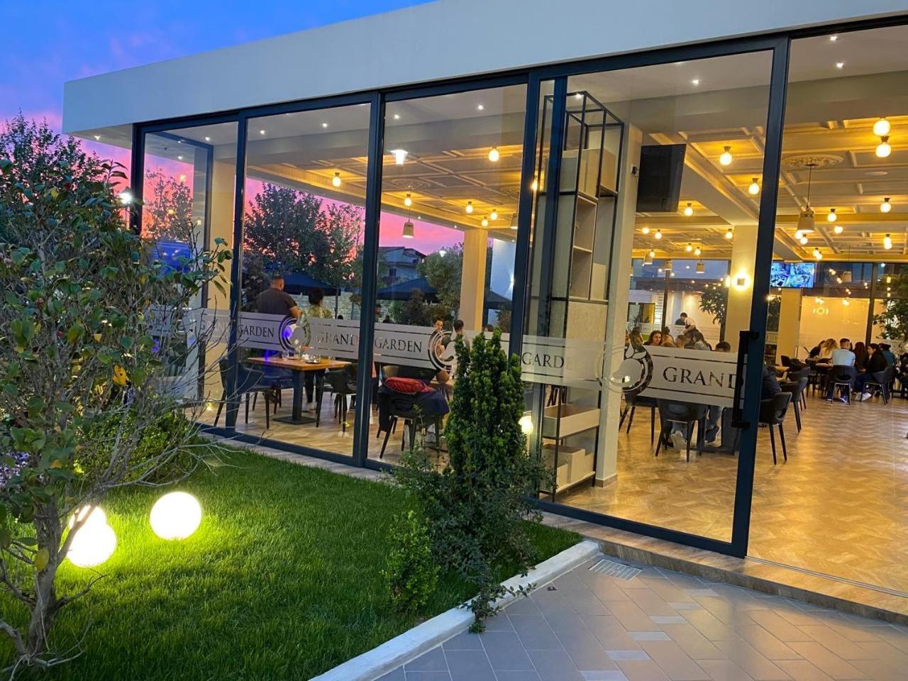 Grand White City Hotel Berat Exterior foto