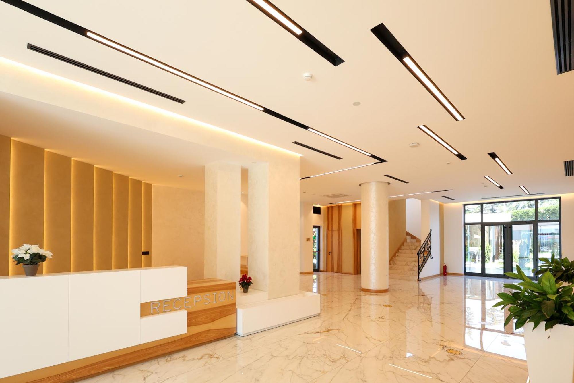 Grand White City Hotel Berat Exterior foto