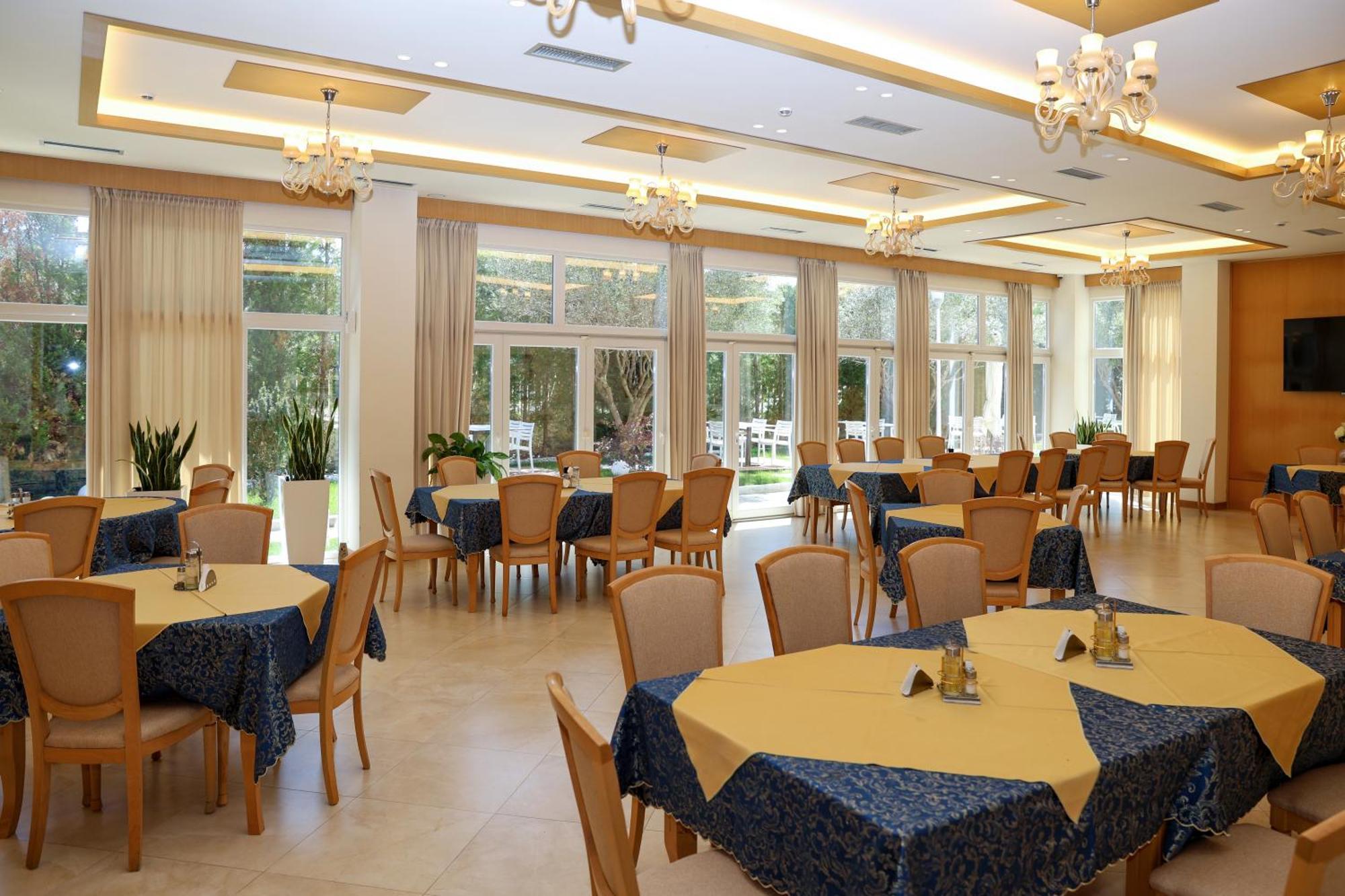 Grand White City Hotel Berat Exterior foto