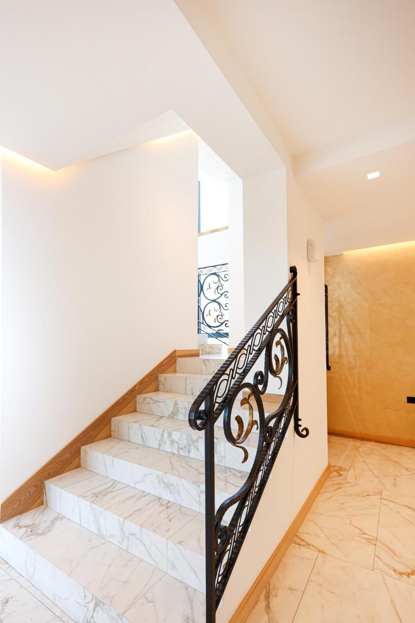 Grand White City Hotel Berat Exterior foto
