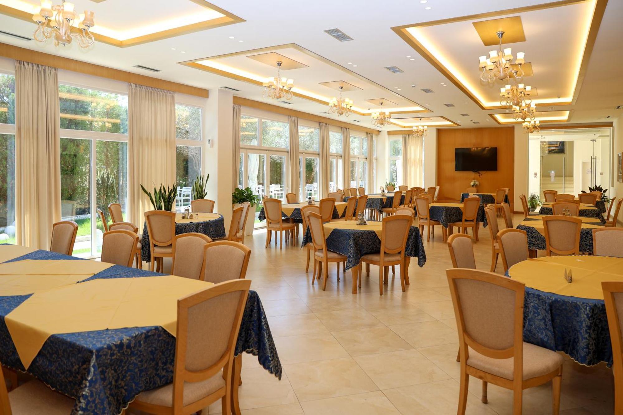 Grand White City Hotel Berat Exterior foto