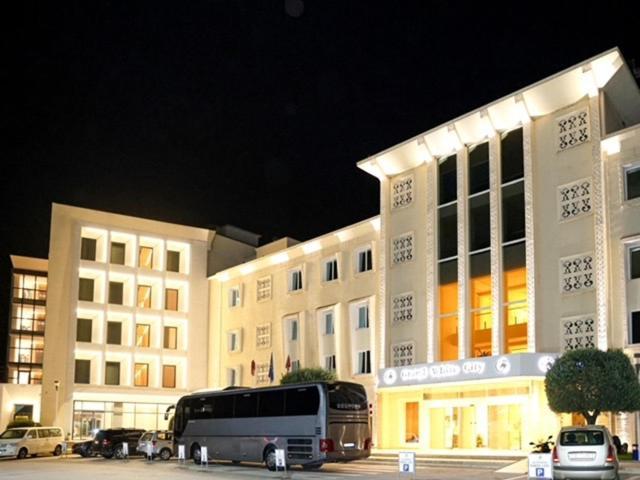 Grand White City Hotel Berat Exterior foto
