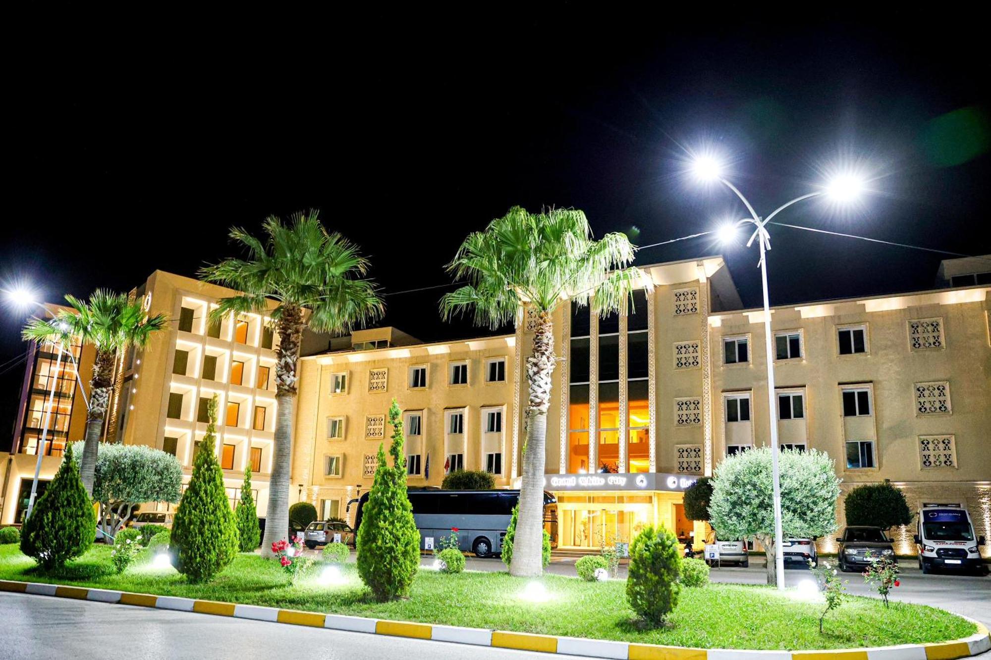 Grand White City Hotel Berat Exterior foto