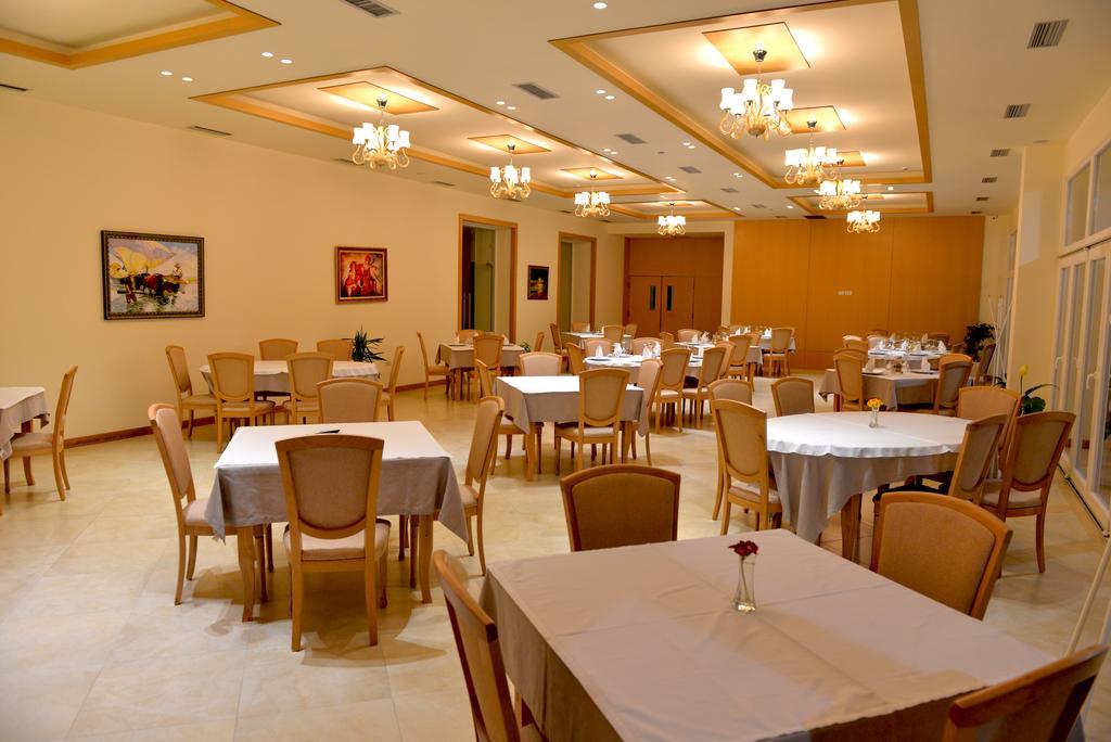 Grand White City Hotel Berat Exterior foto