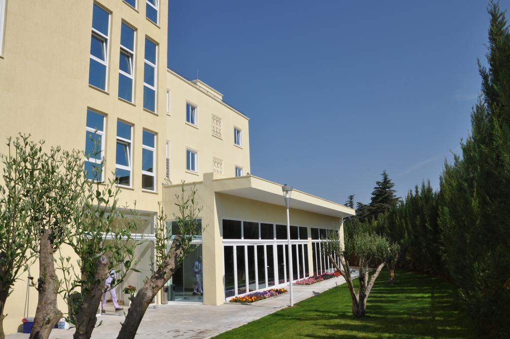 Grand White City Hotel Berat Exterior foto