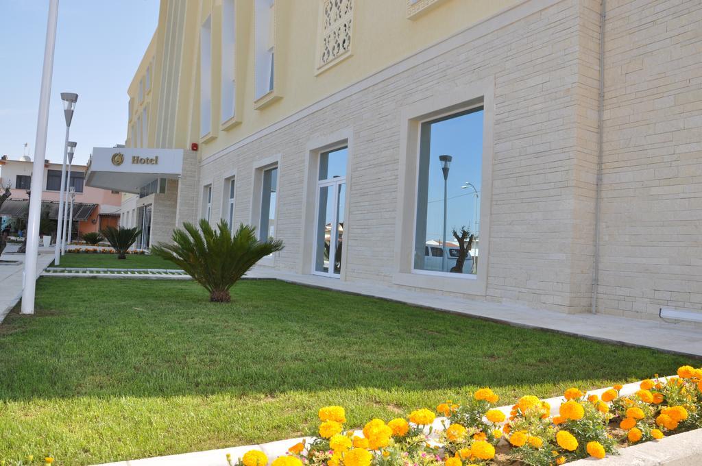 Grand White City Hotel Berat Exterior foto