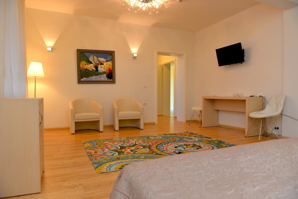 Grand White City Hotel Berat Exterior foto