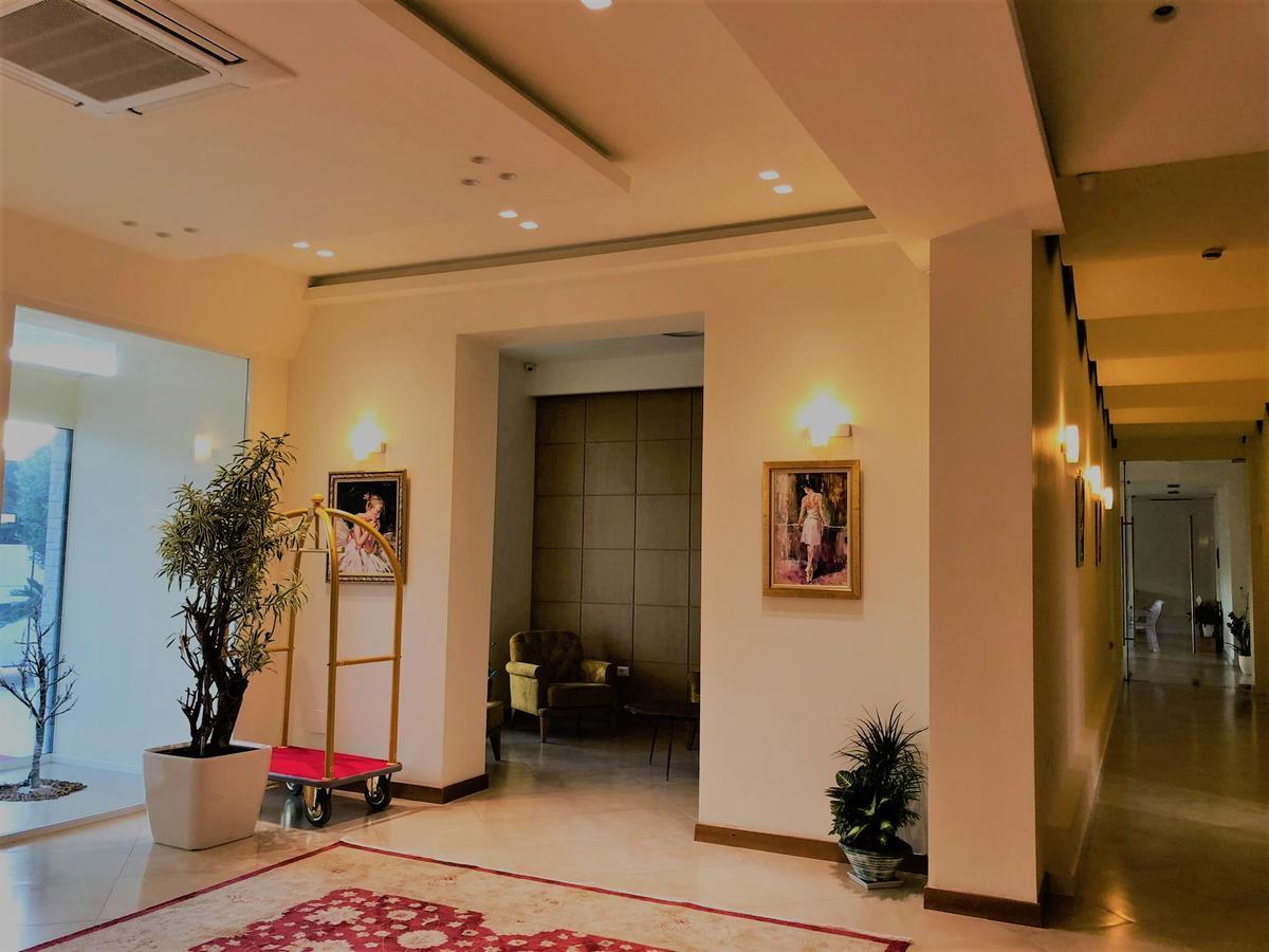 Grand White City Hotel Berat Exterior foto